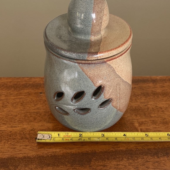 Handmade Pottery made on  Vancouver Island BC Signed by Artist Exc Shape - Picture 11 of 12